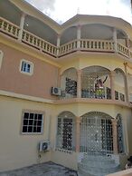 Chateau's Tranquil Apartments