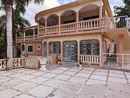 Chateau's Tranquil Apartments