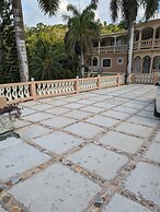 Chateau's Tranquil Apartments