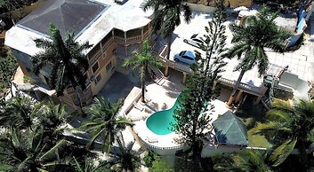 Chateau's Tranquil Apartments