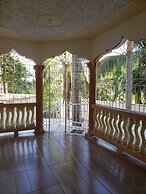 Chateau's Tranquil Apartments