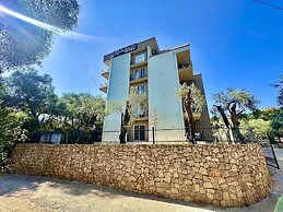 Akhdar Apartments