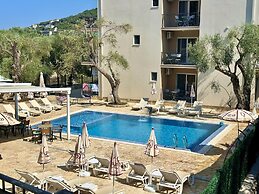 Akhdar Apartments