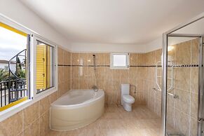 Ayia Thekla Sea Breeze Villa