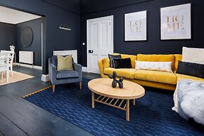 Luxurious 4 Bed House - Sleeps 8