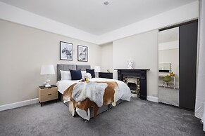 Luxurious 4 Bed House - Sleeps 8