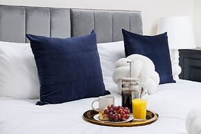 Luxurious 4 Bed House - Sleeps 8