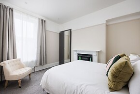 Luxurious 4 Bed House - Sleeps 8