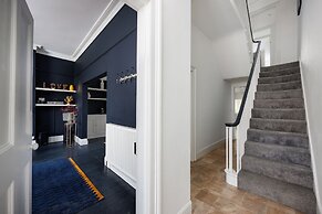 Luxurious 4 Bed House - Sleeps 8