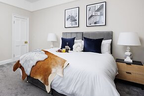 Luxurious 4 Bed House - Sleeps 8