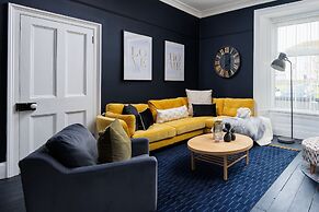 Luxurious 4 Bed House - Sleeps 8