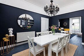 Luxurious 4 Bed House - Sleeps 8