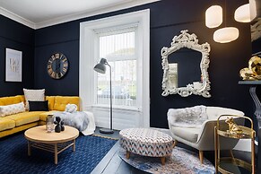 Luxurious 4 Bed House - Sleeps 8