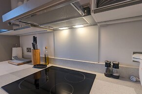 Adelphi Townhouse Contemporary 2 Bed 1 Bath 1 WC