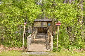 Peaceful Guntersville Cabin: Fire Pit, Near Lake!