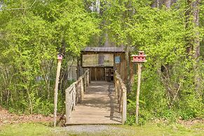 Peaceful Guntersville Cabin: Fire Pit, Near Lake!