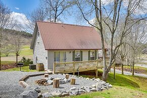 Peaceful Guntersville Cabin: Fire Pit, Near Lake!