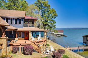 Luxurious Lakefront Paradise in Scottsboro w/ Dock