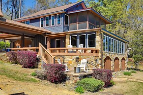 Luxurious Lakefront Paradise in Scottsboro w/ Dock