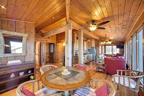 Luxurious Lakefront Paradise in Scottsboro w/ Dock