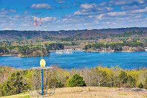 Quiet Guntersville Cottage Near Lake: Boat Parking