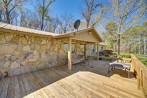 Quiet Guntersville Cottage Near Lake: Boat Parking