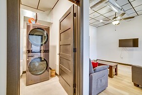 Step-free Cashton Apartment: Steps to Downtown!