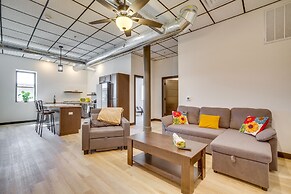 Step-free Cashton Apartment: Steps to Downtown!