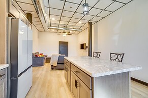 Step-free Cashton Apartment: Steps to Downtown!