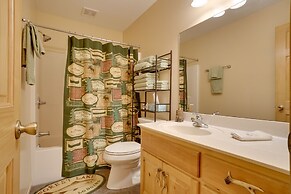 Picturesque Clayton Cabin w/ Mountain Views!