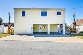 Atlantic Beach Home w/ Deck & Grill: Walk to Beach