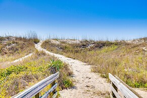 Atlantic Beach Home w/ Deck & Grill: Walk to Beach