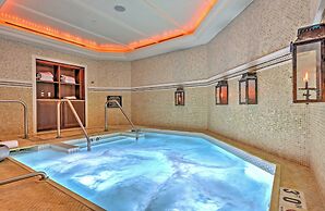 Luxe Ski-out Park City Condo w/ Mtn Views