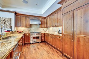 Luxe Ski-out Park City Condo w/ Mtn Views