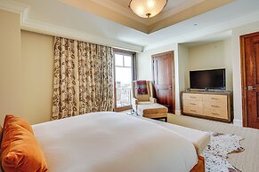 Luxe Ski-out Park City Condo w/ Mtn Views