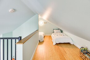 Cozy Rhode Island Retreat w/ Yard, Near Beaches!