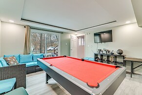 East Stroudsburg Retreat w/ Game Room + Fire Pit!