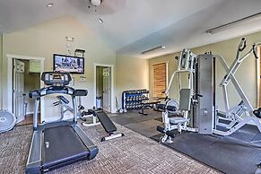 Golf-course View Resort Home in Lake of the Ozarks