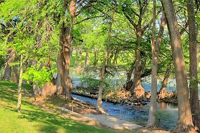 Ww E202 Schlitterbob Hideaway 3 Bedroom Condo by RedAwning