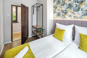 Garden House Apartments