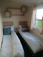4-bedroom Caravan/static Home in Clacton-on-sea