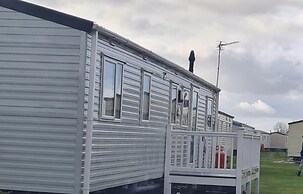 4-bedroom Caravan/static Home in Clacton-on-sea