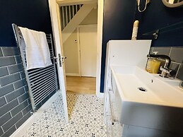 Charming 3-bed House in Levenshulme, Manchester