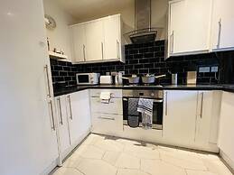 Charming 3-bed House in Levenshulme, Manchester