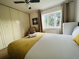 Charming 3-bed House in Levenshulme, Manchester