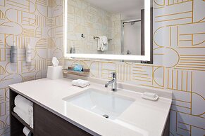 Home2 Suites By Hilton Grand Rapids Northeast