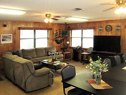 Riverside Lodge Resort