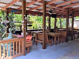 Riverside Lodge Resort