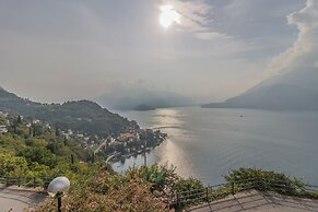 Golden View Apartment