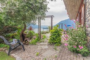 Golden View Apartment